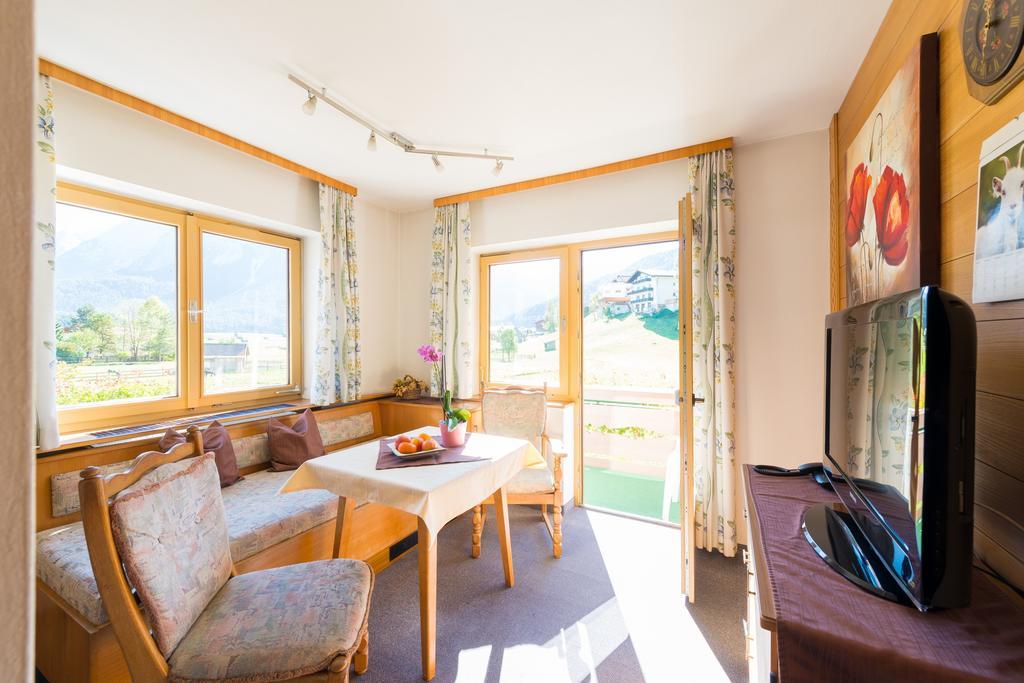 Haus Enzian Lermoos Quarto foto