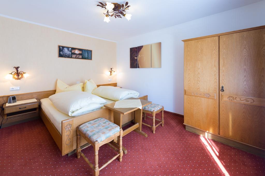 Haus Enzian Lermoos Quarto foto