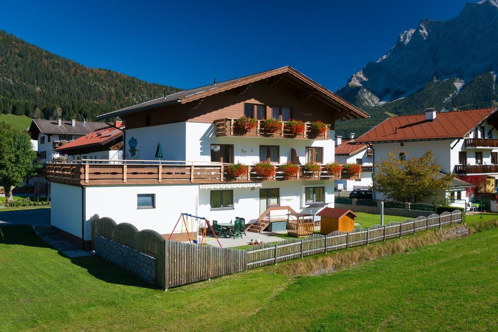 Haus Enzian Lermoos Exterior foto