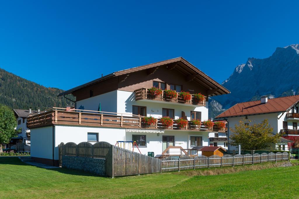 Haus Enzian Lermoos Exterior foto